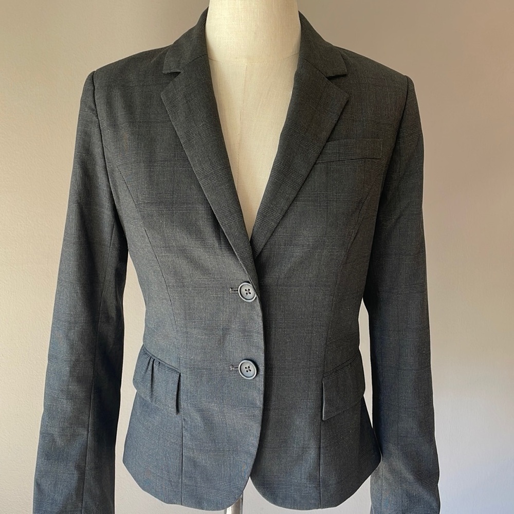 Banana Republic women’s blazer jacket grey plaid gathered back / pockets career
